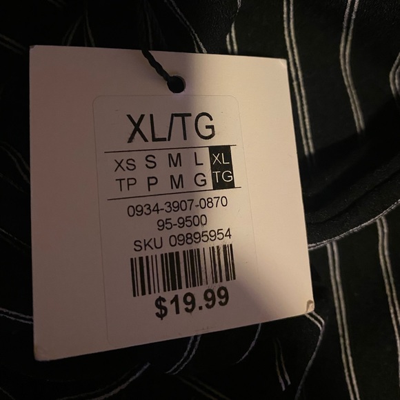 Shorts - Picture 6 of 9